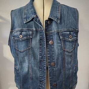 Maurices Denim Vest sz 3